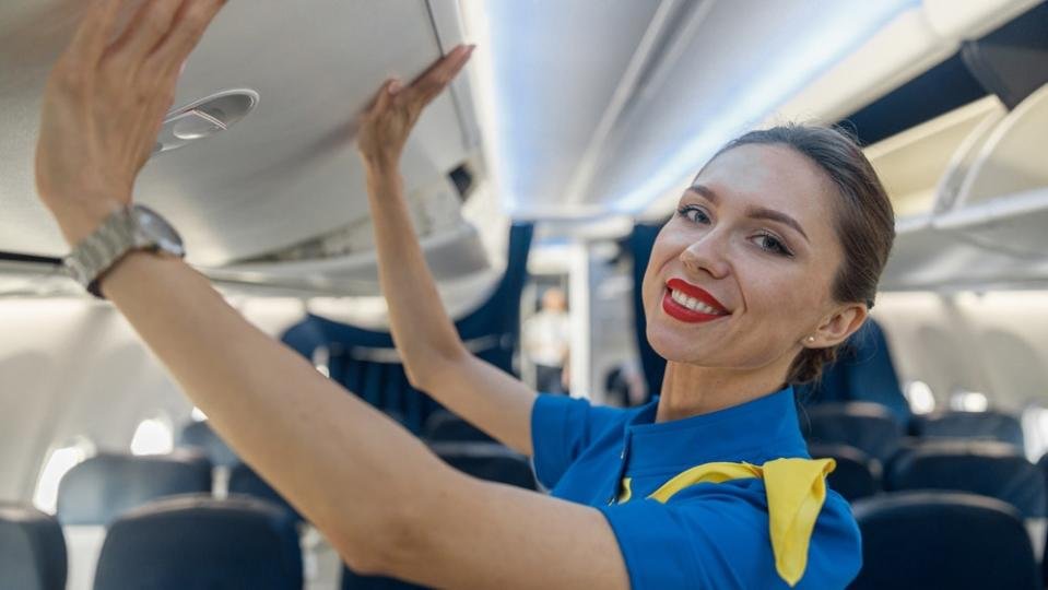 Flight Attendant Hasn't Paid Rent For 10 Years, Tax-Free Salary Helps Her Live 'Dream Life'