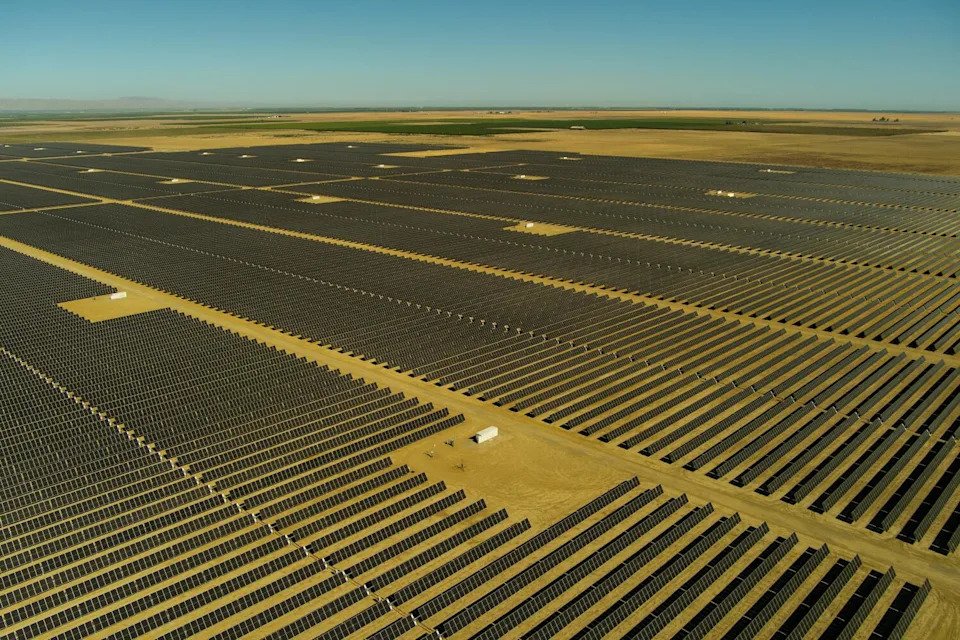 The Scarlet Solar Energy Park seen from the air