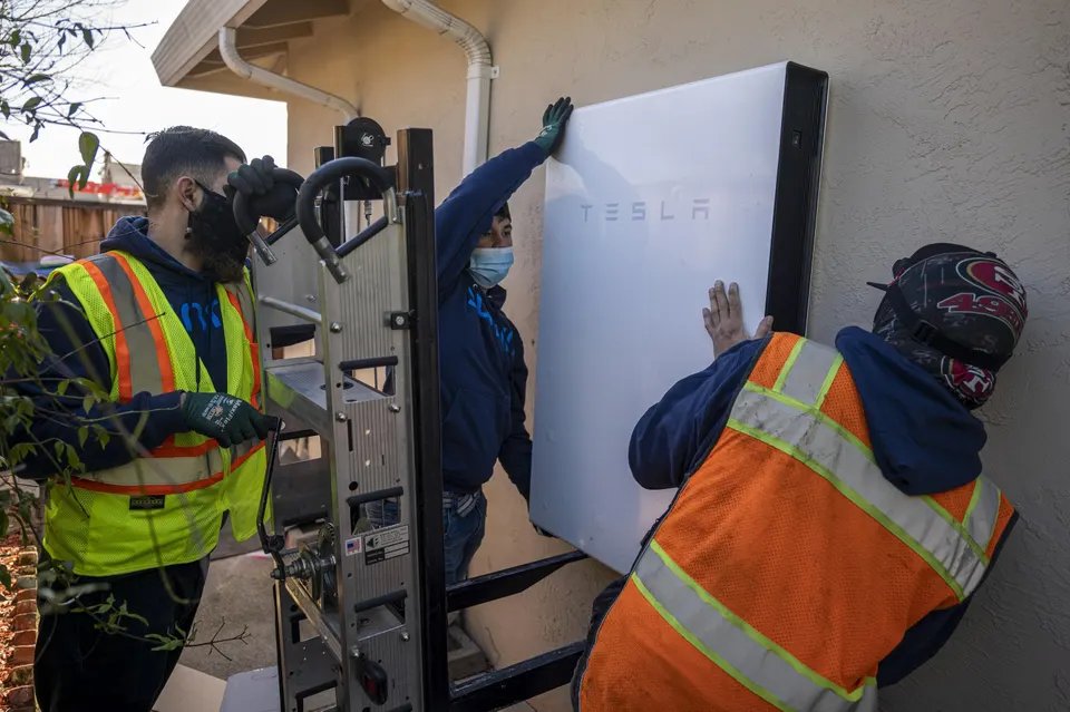 Solar Panel Installations As California Regulators Reconsider Move To Cut Solar Subsidies