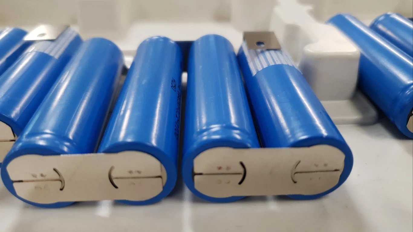 UBS Slashes Fluence Energy to Sell: An EV Battery Pivot Could Flood the Market and Crush This Stock’s Margins